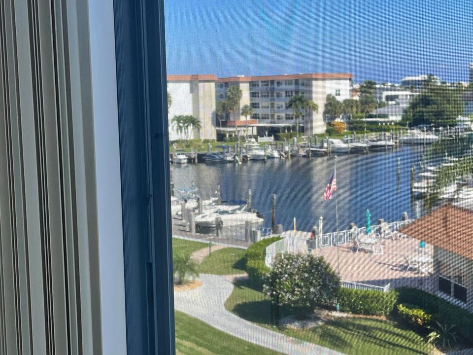 На продажу: $269,900 (2 спален, 2 ванн, 1200 Квадратных фут)