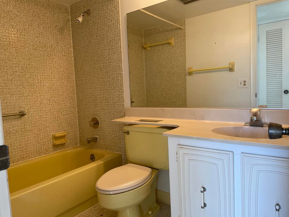 На продажу: $269,900 (2 спален, 2 ванн, 1200 Квадратных фут)