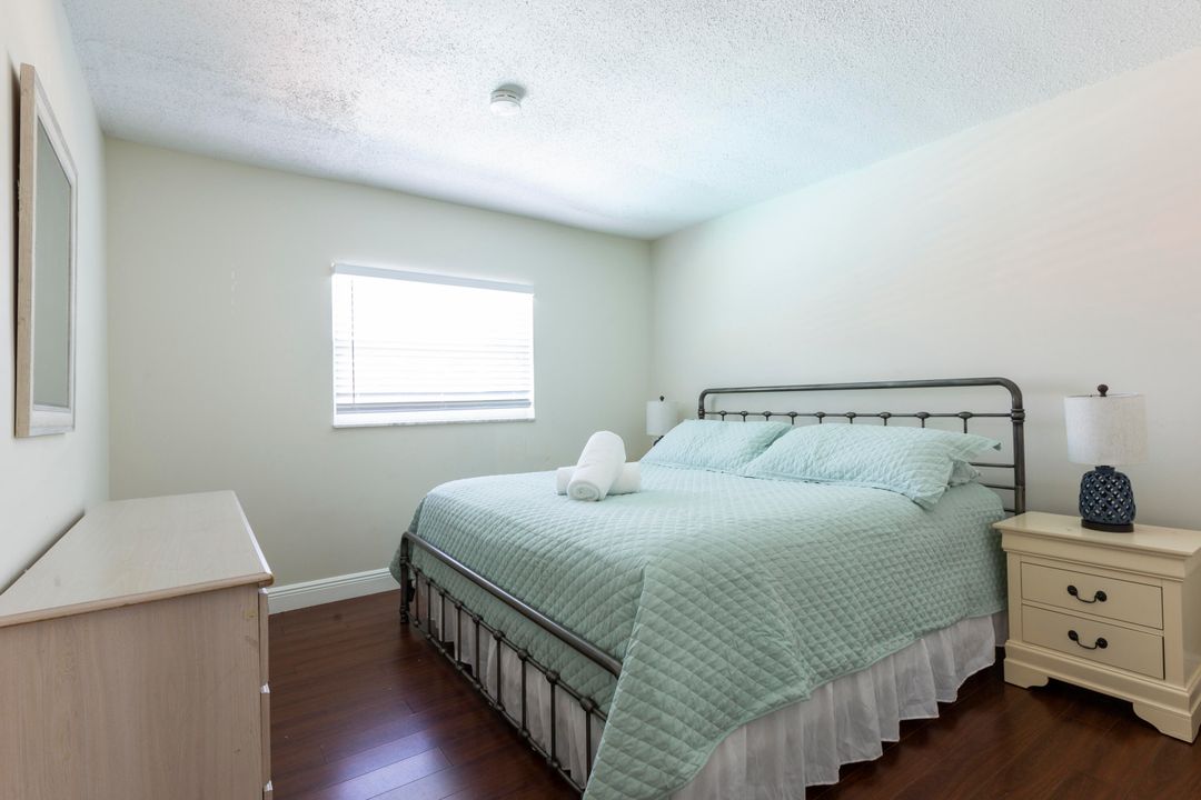 En Venta: $699,000 (3 camas, 2 baños, 1274 Pies cuadrados)