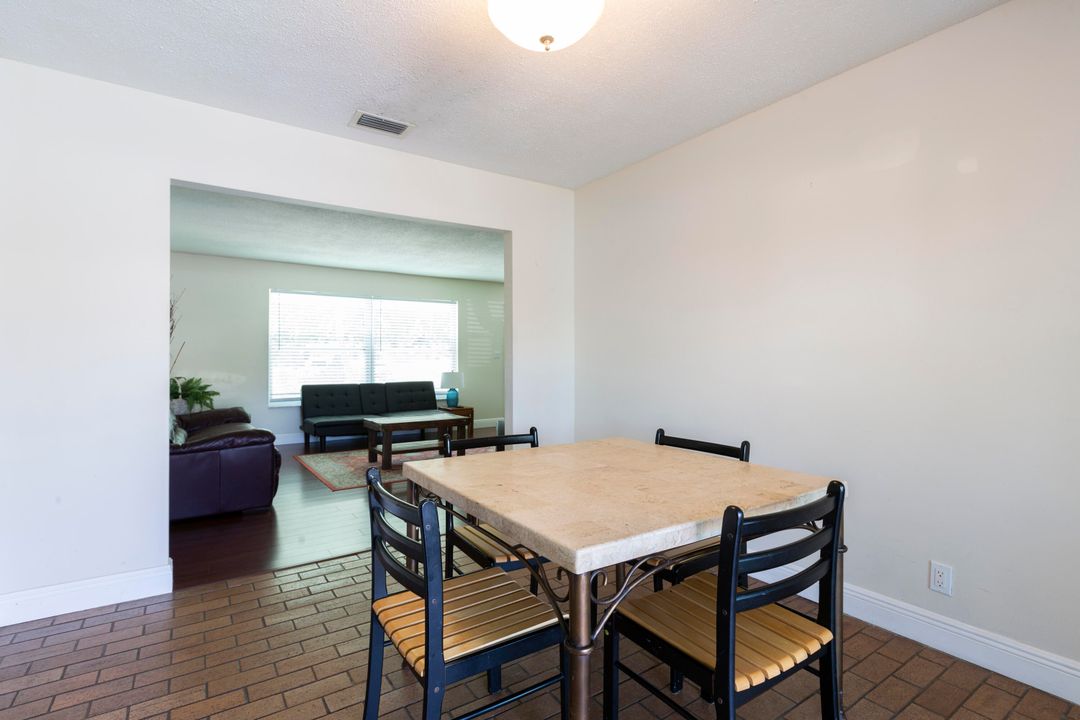 En Venta: $699,000 (3 camas, 2 baños, 1274 Pies cuadrados)