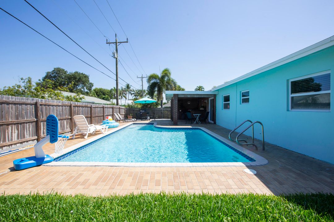 En Venta: $699,000 (3 camas, 2 baños, 1274 Pies cuadrados)