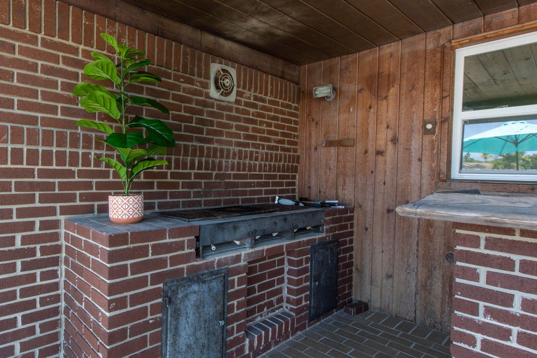 En Venta: $699,000 (3 camas, 2 baños, 1274 Pies cuadrados)