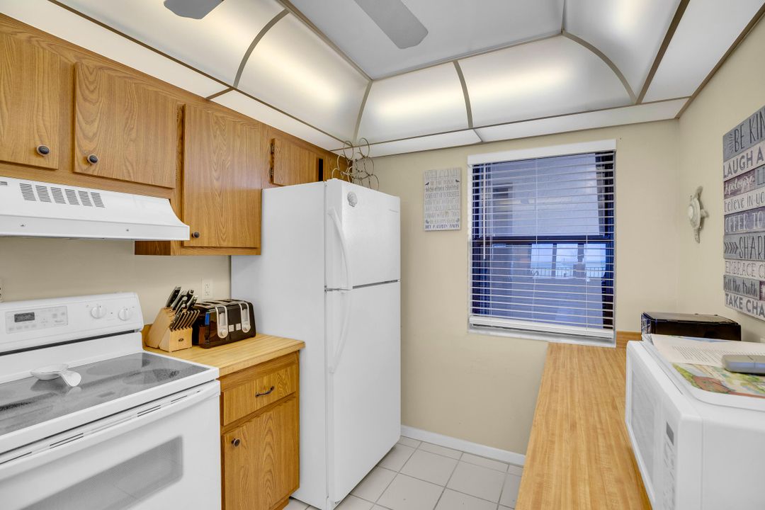 На продажу: $355,500 (2 спален, 2 ванн, 1053 Квадратных фут)