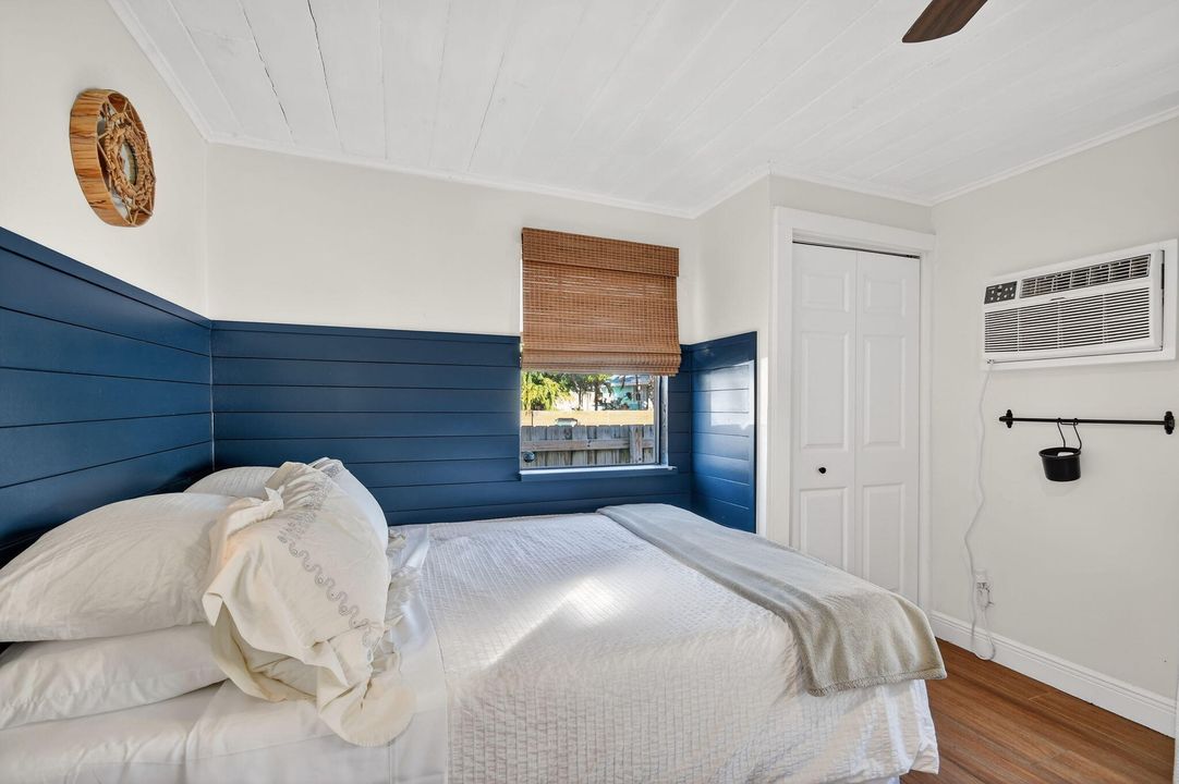 For Rent: $2,500 (1 beds, 1 baths, 252 Square Feet)