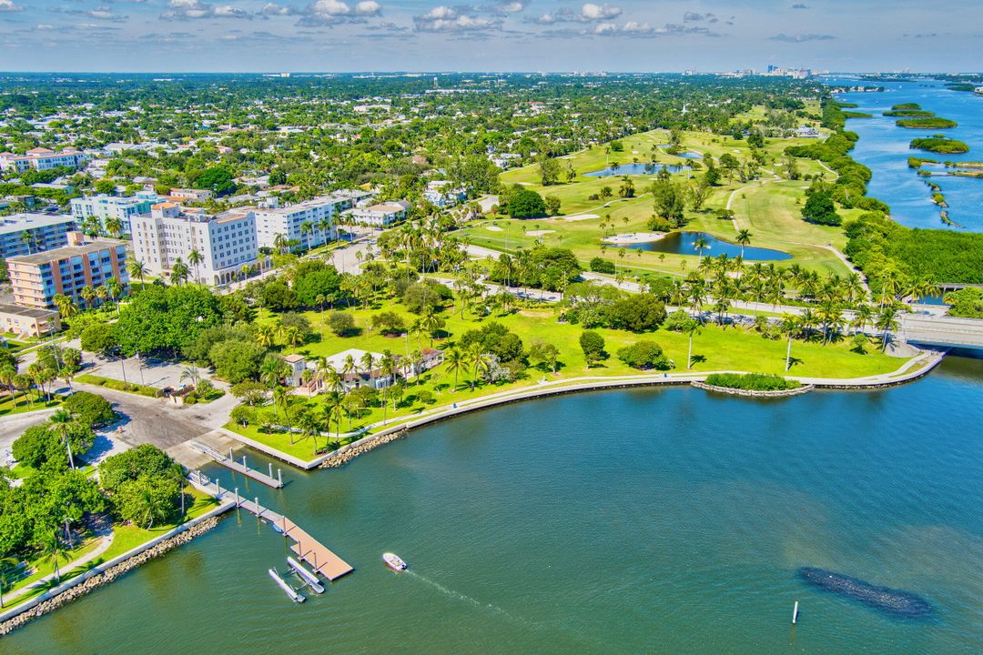 For Rent: $2,500 (1 beds, 1 baths, 252 Square Feet)