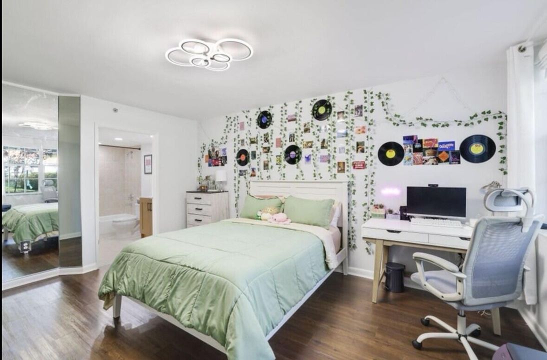 出租: $3,350 (3 贝兹, 3 浴室, 1438 平方英尺)