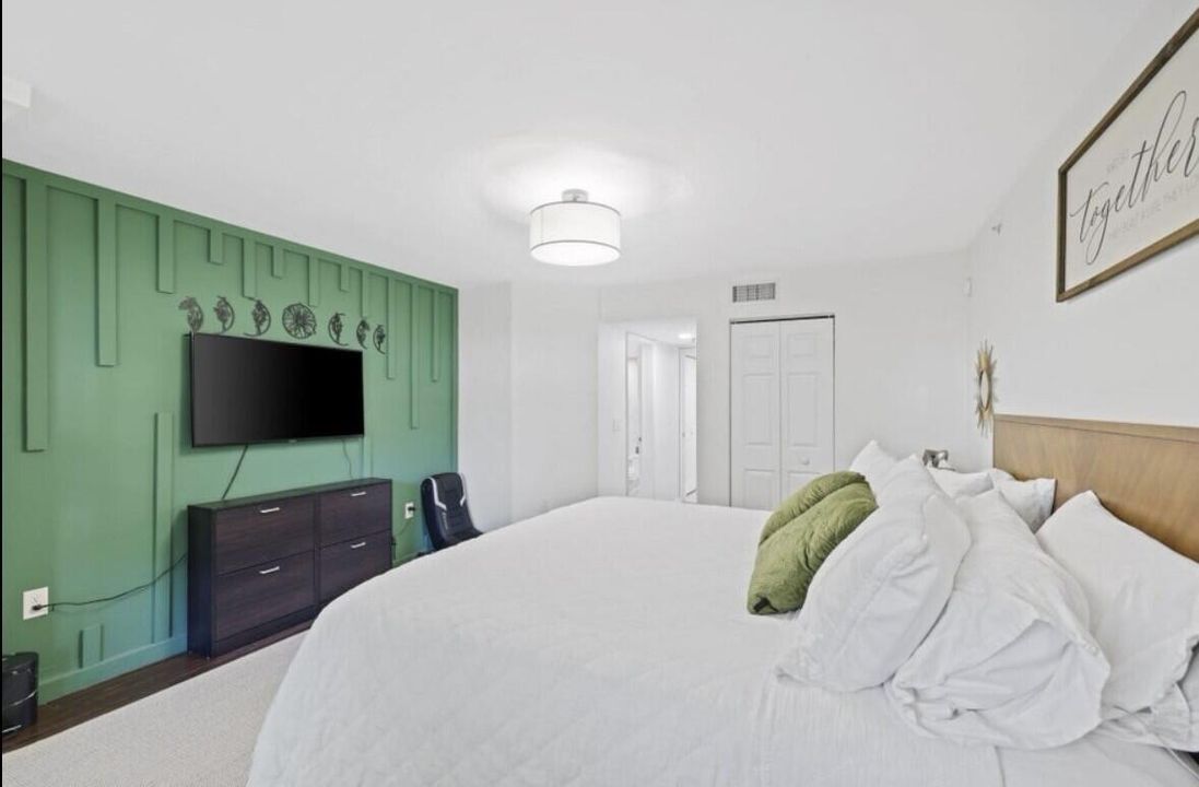 出租: $3,350 (3 贝兹, 3 浴室, 1438 平方英尺)