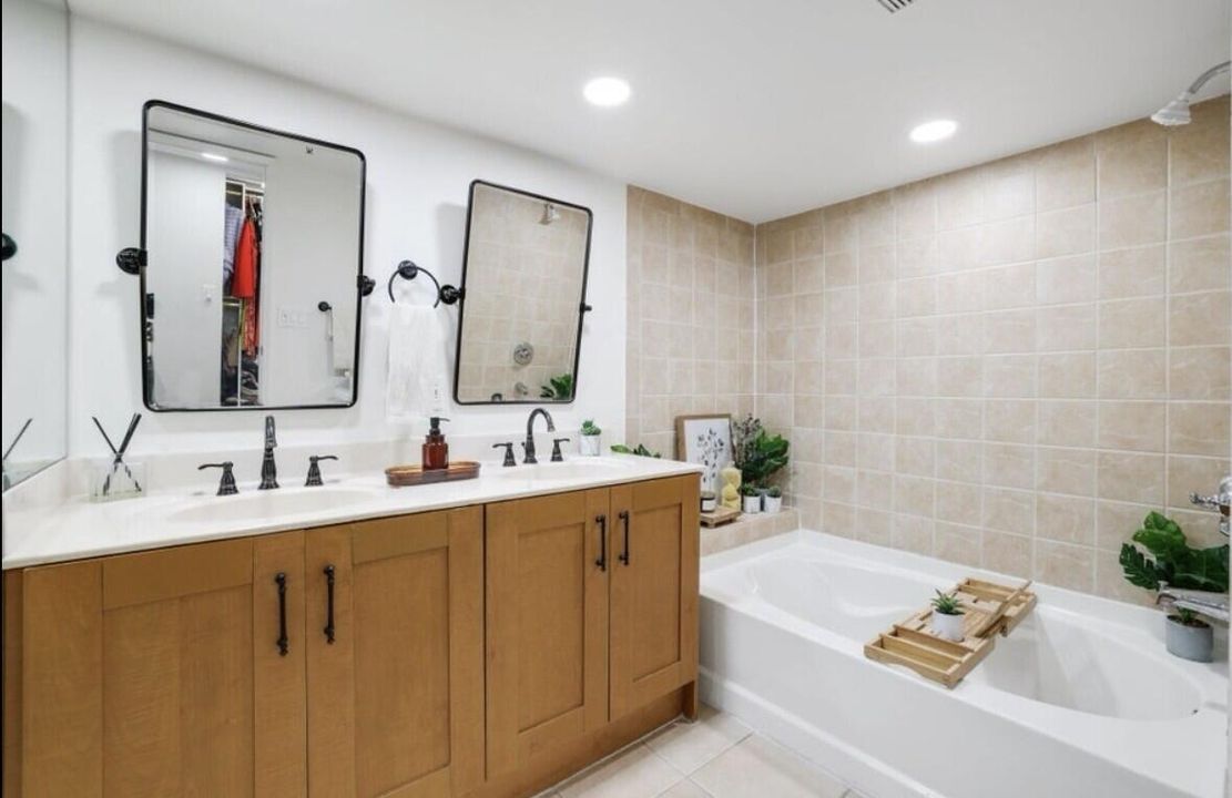 出租: $3,350 (3 贝兹, 3 浴室, 1438 平方英尺)