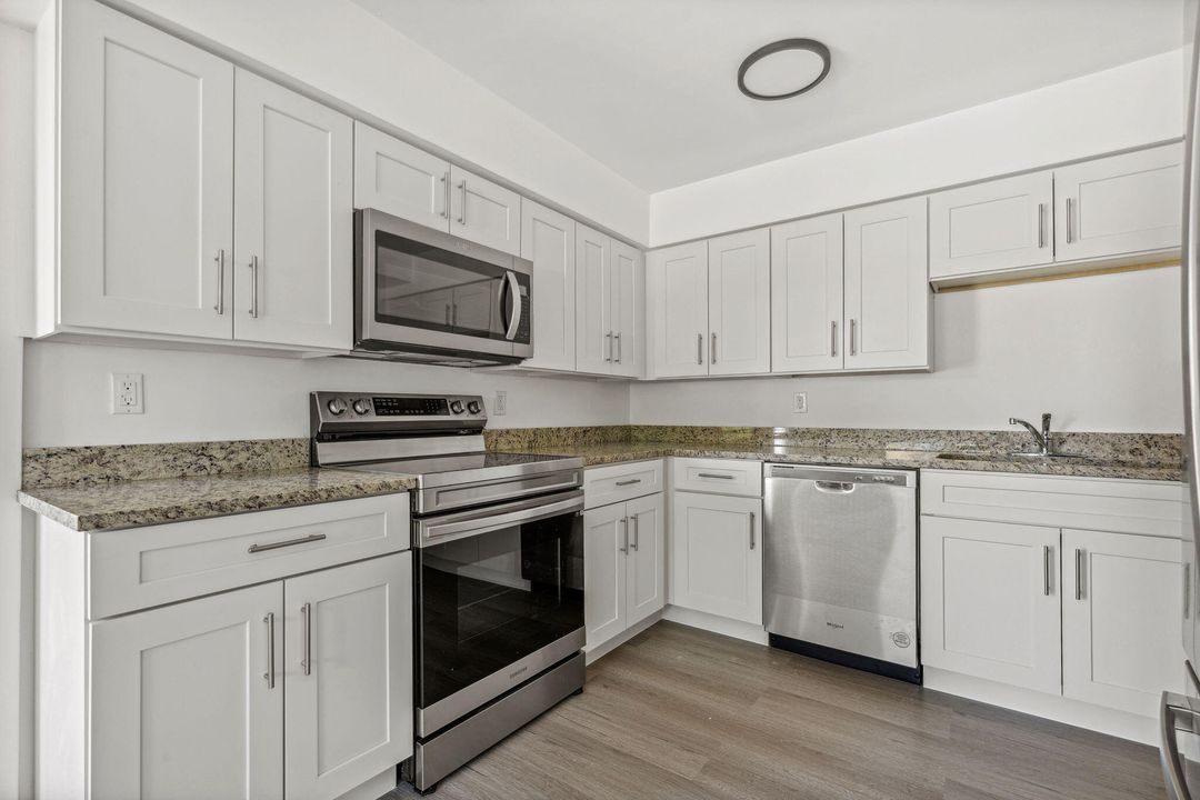 For Rent: $3,200 (4 beds, 2 baths, 1175 Square Feet)