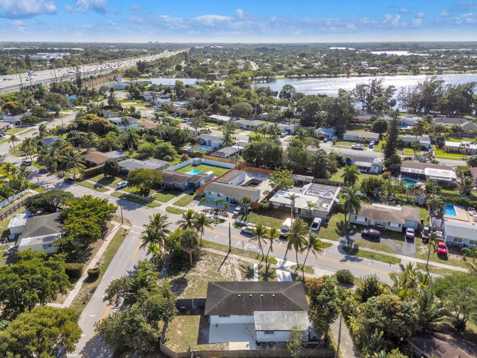 For Sale: $529,900 (3 beds, 2 baths, 1400 Square Feet)