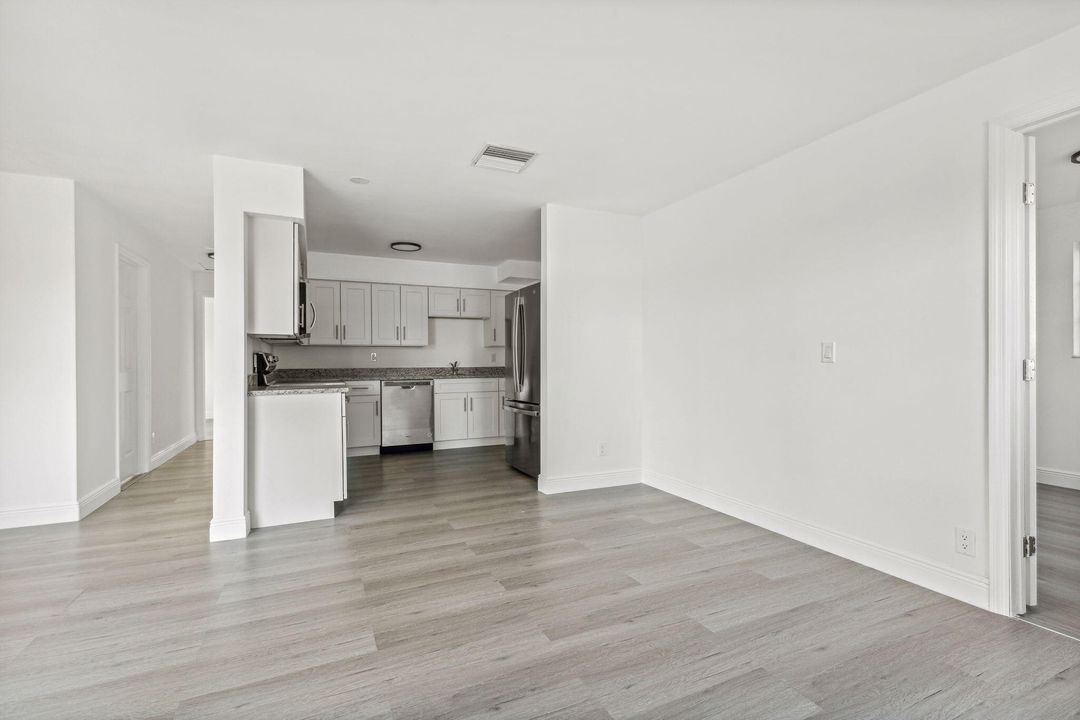 For Rent: $3,200 (4 beds, 2 baths, 1175 Square Feet)