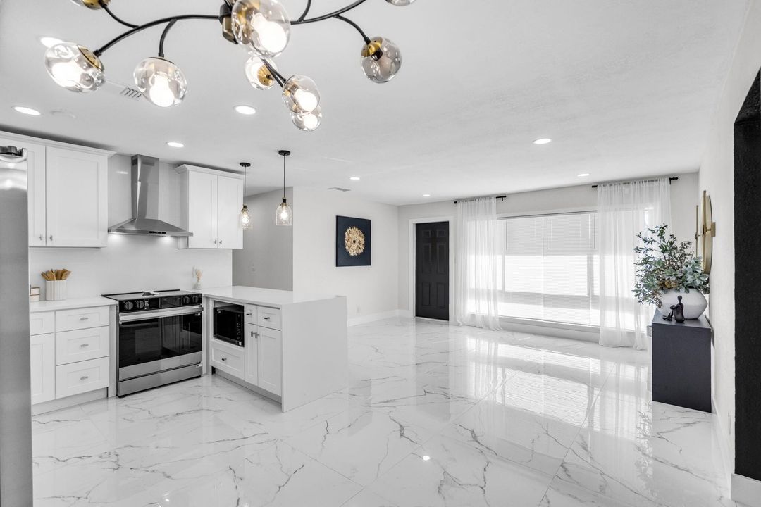 For Sale: $529,900 (3 beds, 2 baths, 1400 Square Feet)