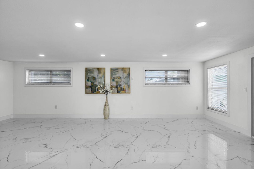 For Sale: $529,900 (3 beds, 2 baths, 1400 Square Feet)