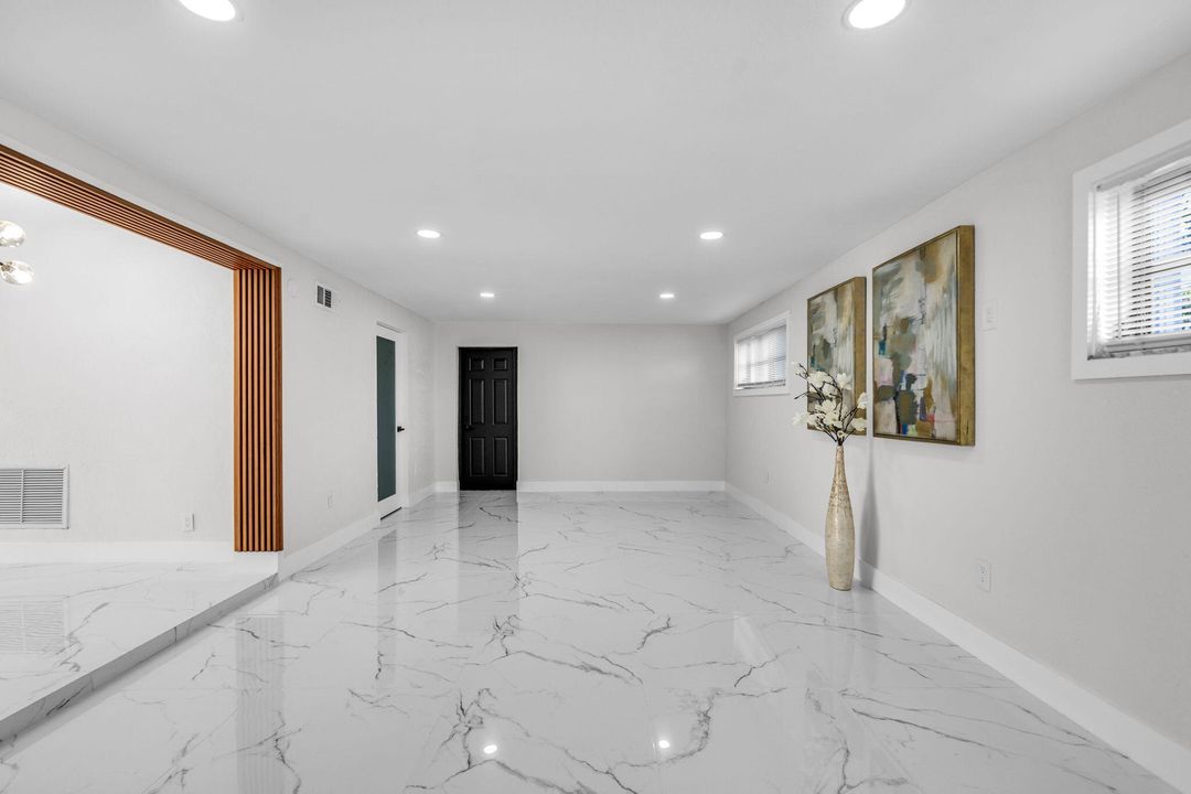 For Sale: $529,900 (3 beds, 2 baths, 1400 Square Feet)