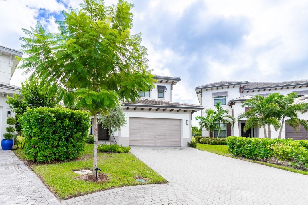 For Rent: $14,000 (4 beds, 3 baths, 3260 Square Feet)