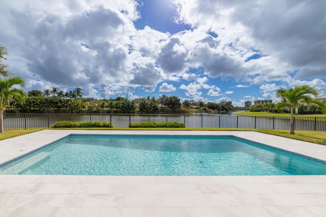 For Rent: $14,000 (4 beds, 3 baths, 3260 Square Feet)