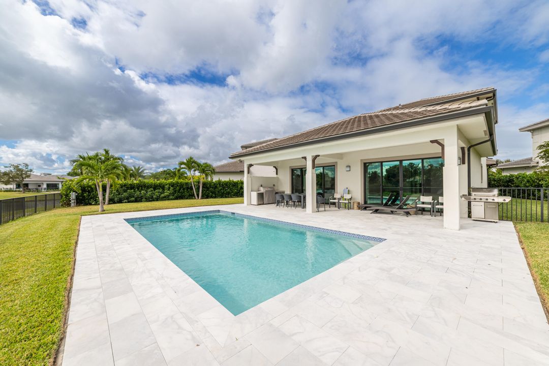 For Rent: $14,000 (4 beds, 3 baths, 3260 Square Feet)