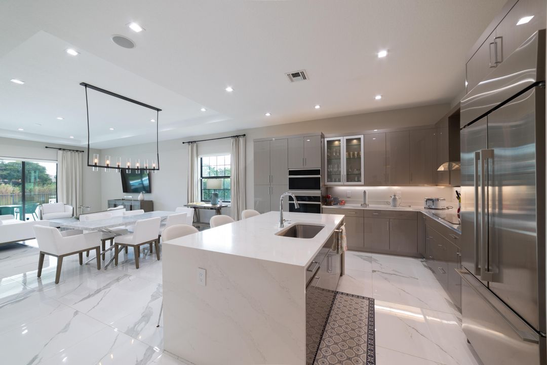 For Rent: $14,000 (4 beds, 3 baths, 3260 Square Feet)