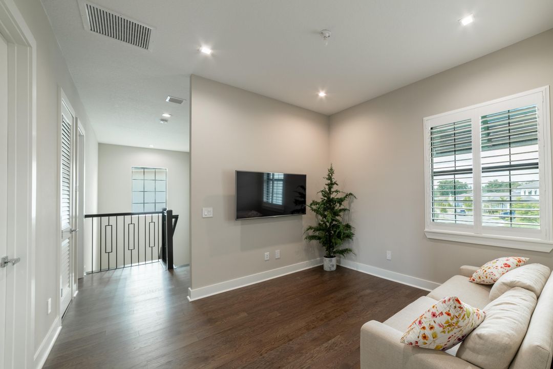 For Rent: $14,000 (4 beds, 3 baths, 3260 Square Feet)