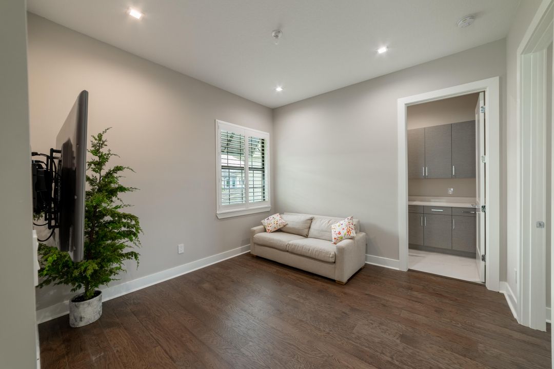 For Rent: $14,000 (4 beds, 3 baths, 3260 Square Feet)