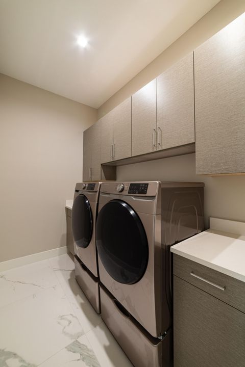 For Rent: $14,000 (4 beds, 3 baths, 3260 Square Feet)