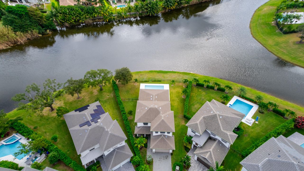 For Rent: $14,000 (4 beds, 3 baths, 3260 Square Feet)