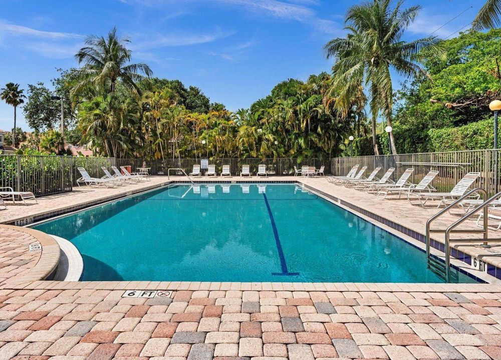 For Rent: $3,550 (3 beds, 2 baths, 1636 Square Feet)