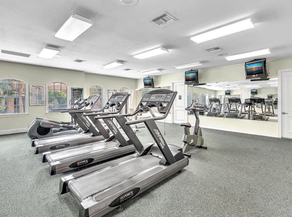 For Rent: $3,550 (3 beds, 2 baths, 1636 Square Feet)