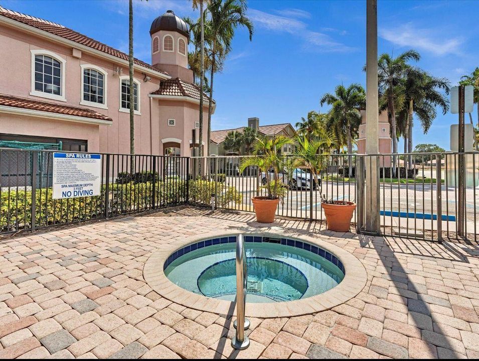 For Rent: $3,550 (3 beds, 2 baths, 1636 Square Feet)