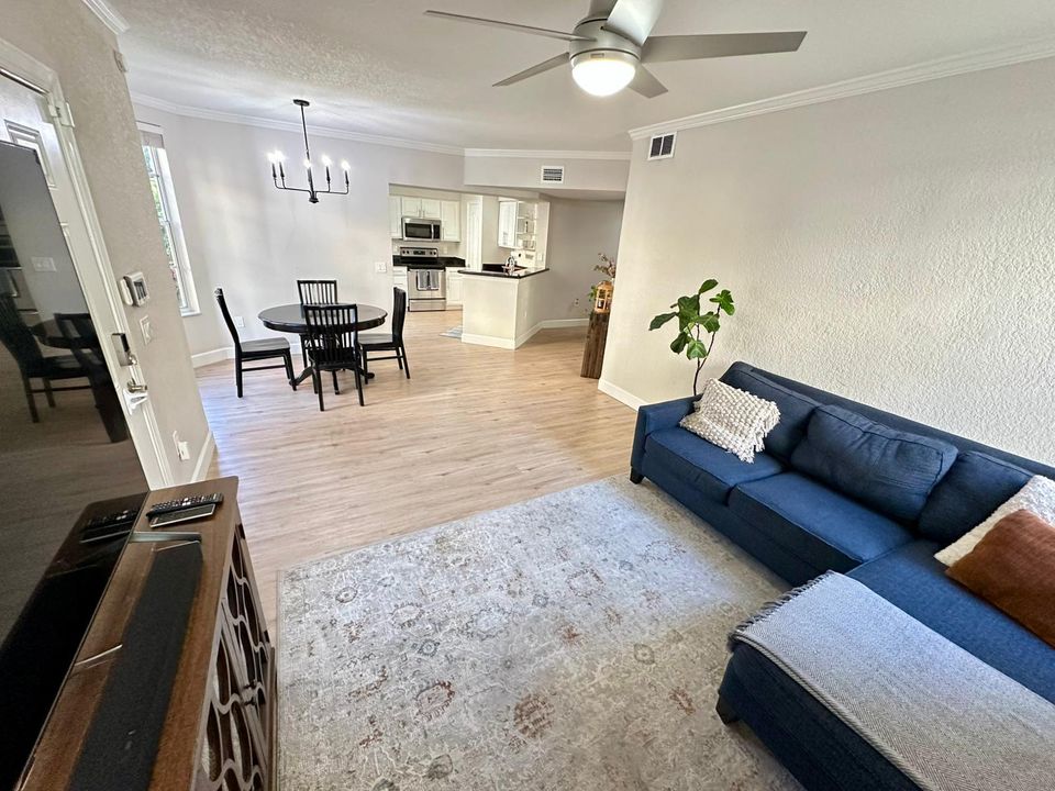 For Rent: $3,550 (3 beds, 2 baths, 1636 Square Feet)