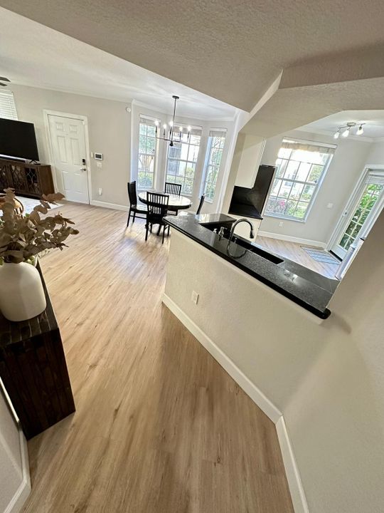 For Rent: $3,550 (3 beds, 2 baths, 1636 Square Feet)