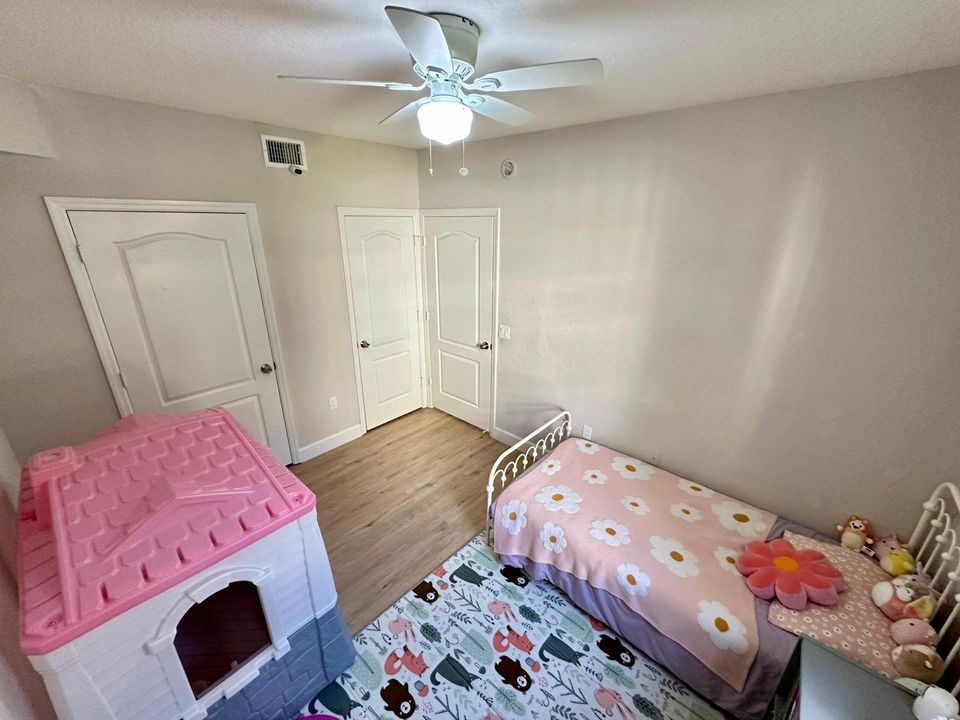 For Rent: $3,550 (3 beds, 2 baths, 1636 Square Feet)