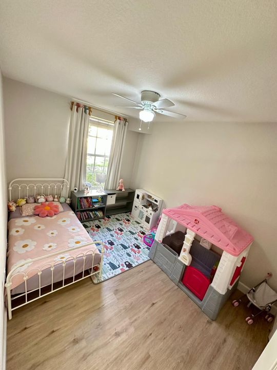 For Rent: $3,550 (3 beds, 2 baths, 1636 Square Feet)