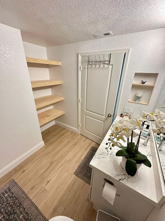 For Rent: $3,550 (3 beds, 2 baths, 1636 Square Feet)