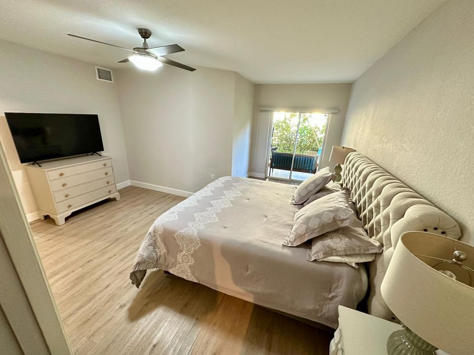 For Rent: $3,550 (3 beds, 2 baths, 1636 Square Feet)