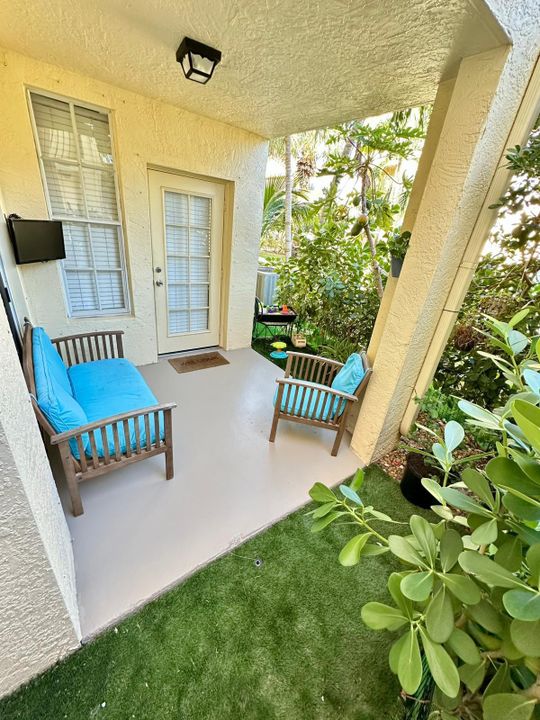 For Rent: $3,550 (3 beds, 2 baths, 1636 Square Feet)