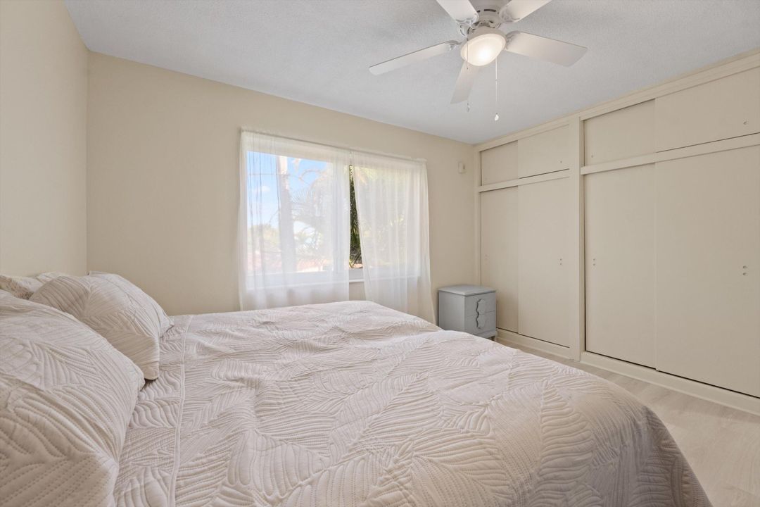 待售: $179,900 (1 贝兹, 1 浴室, 560 平方英尺)