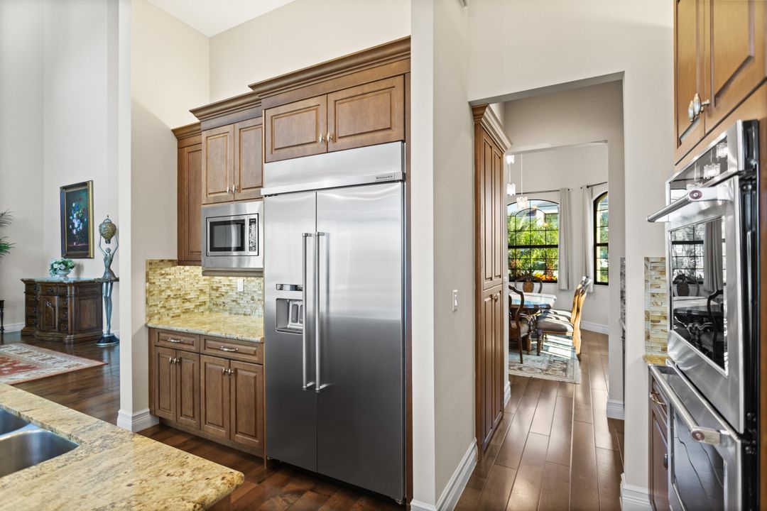 На продажу: $1,950,000 (4 спален, 5 ванн, 3932 Квадратных фут)