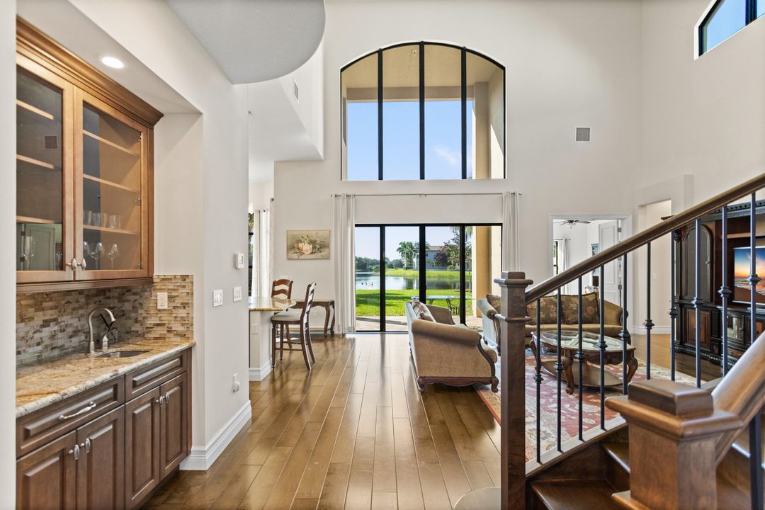 На продажу: $1,950,000 (4 спален, 5 ванн, 3932 Квадратных фут)