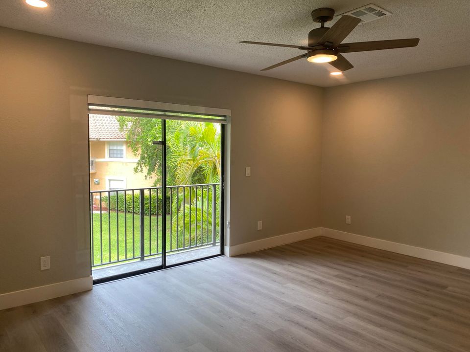 For Rent: $2,550 (3 beds, 2 baths, 1100 Square Feet)