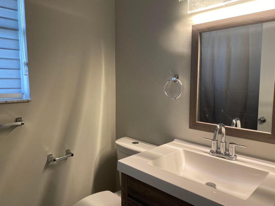 For Rent: $2,550 (3 beds, 2 baths, 1100 Square Feet)