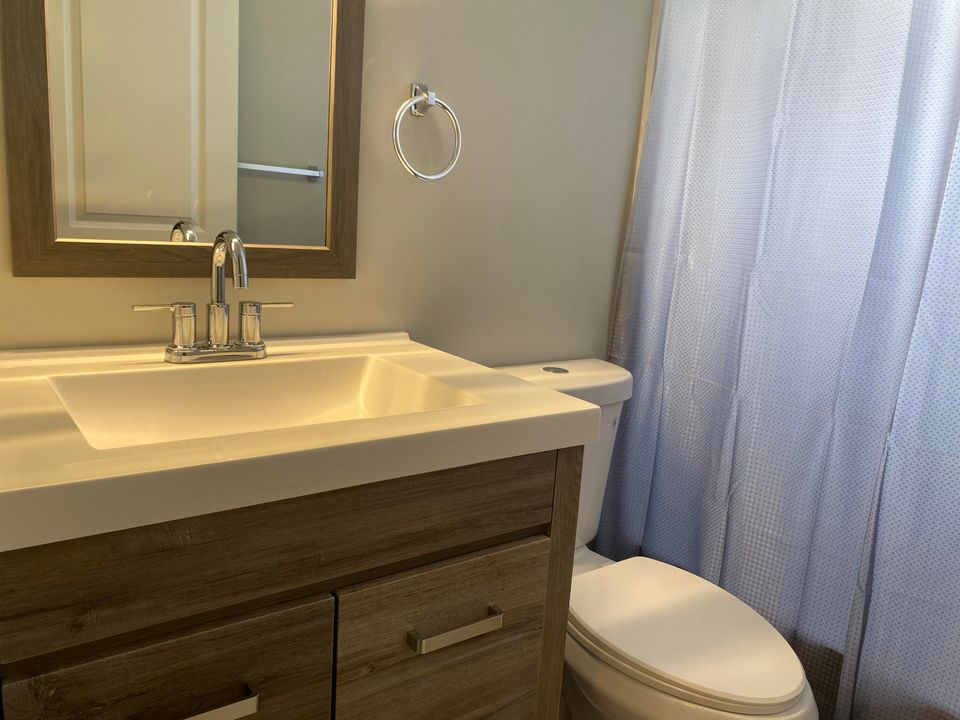 For Rent: $2,550 (3 beds, 2 baths, 1100 Square Feet)