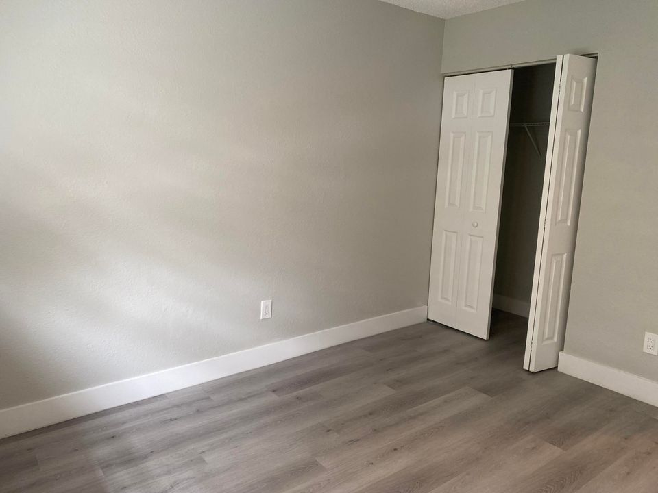 For Rent: $2,550 (3 beds, 2 baths, 1100 Square Feet)
