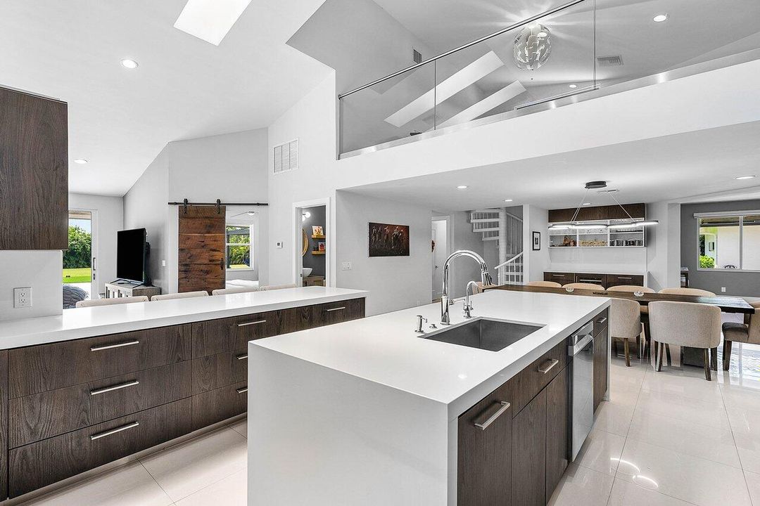 В аренду: $45,000 (7 спален, 6 ванн, 7052 Квадратных фут)