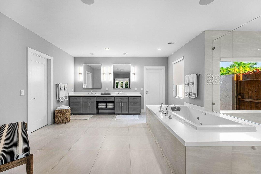 В аренду: $45,000 (7 спален, 6 ванн, 7052 Квадратных фут)