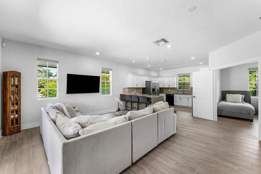 В аренду: $45,000 (7 спален, 6 ванн, 7052 Квадратных фут)