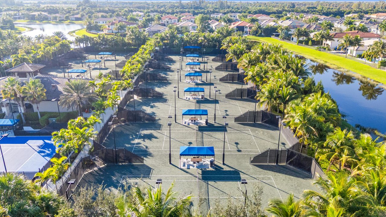 На продажу: $1,950,000 (4 спален, 5 ванн, 3932 Квадратных фут)