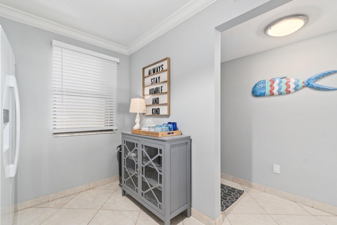 待售: $399,900 (2 贝兹, 2 浴室, 1053 平方英尺)