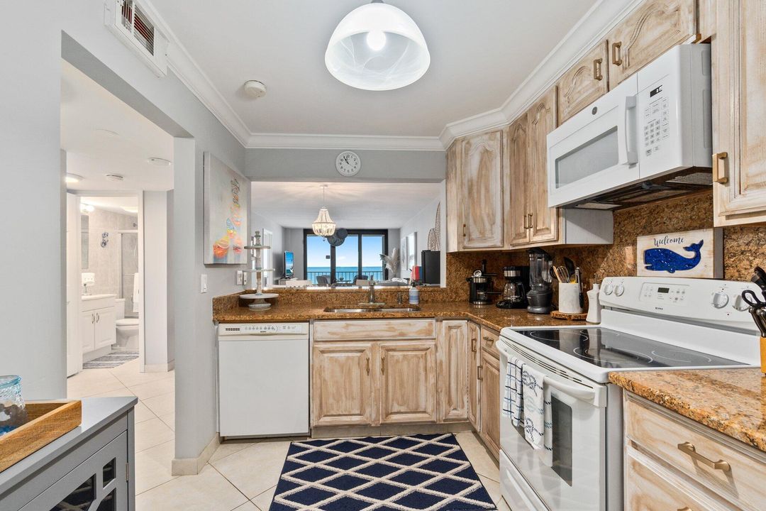 待售: $399,900 (2 贝兹, 2 浴室, 1053 平方英尺)