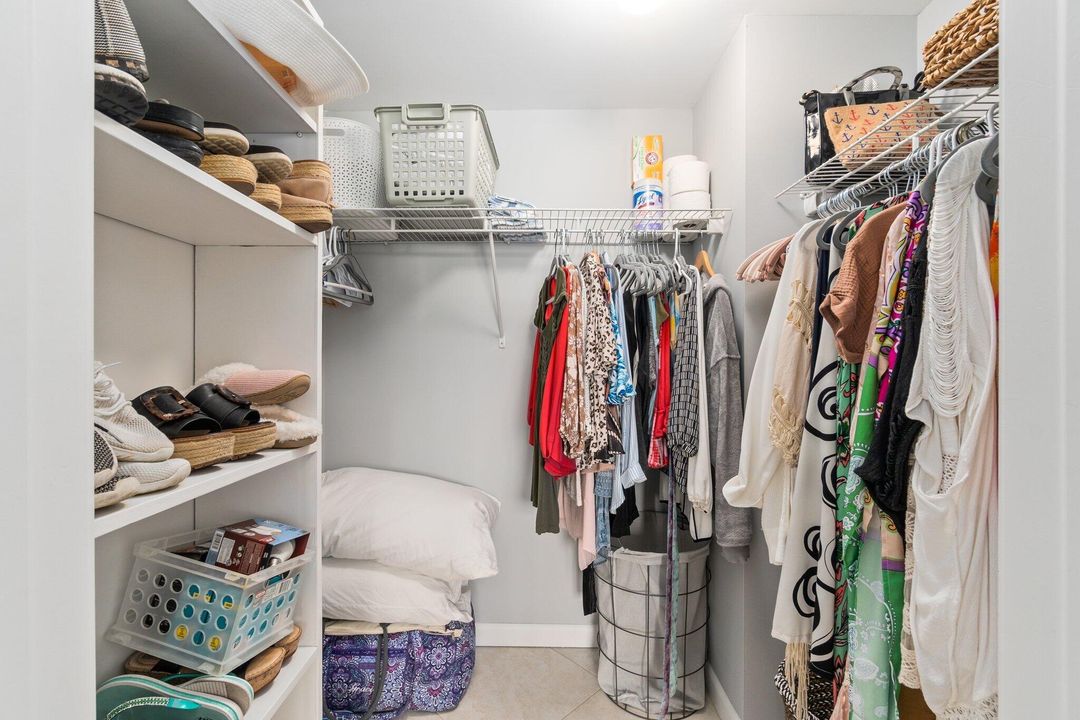 待售: $399,900 (2 贝兹, 2 浴室, 1053 平方英尺)